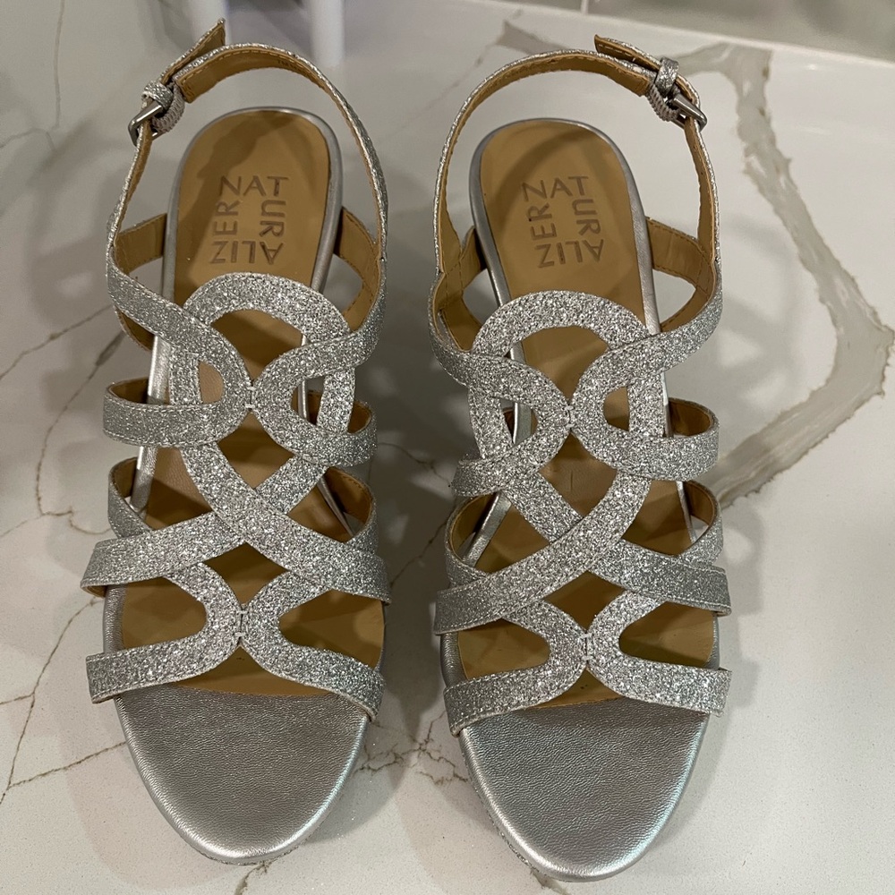 Naturalizer Baylor Strappy Sandals Women’s Size 7 Color Silver Glitter Faux - Picture 5 of 9